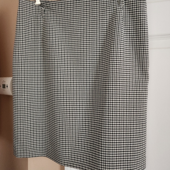 H&M Houndstooth pattern skirt size 12 - Picture 3 of 3
